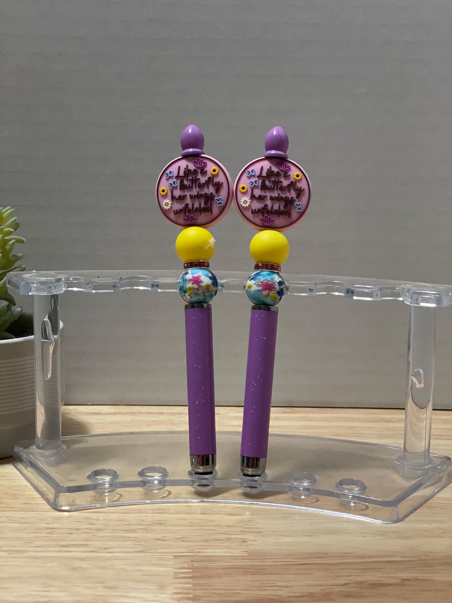 Beaded stylus pen