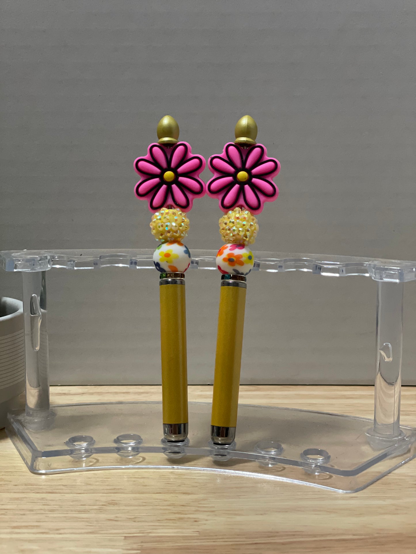 Beaded stylus pen