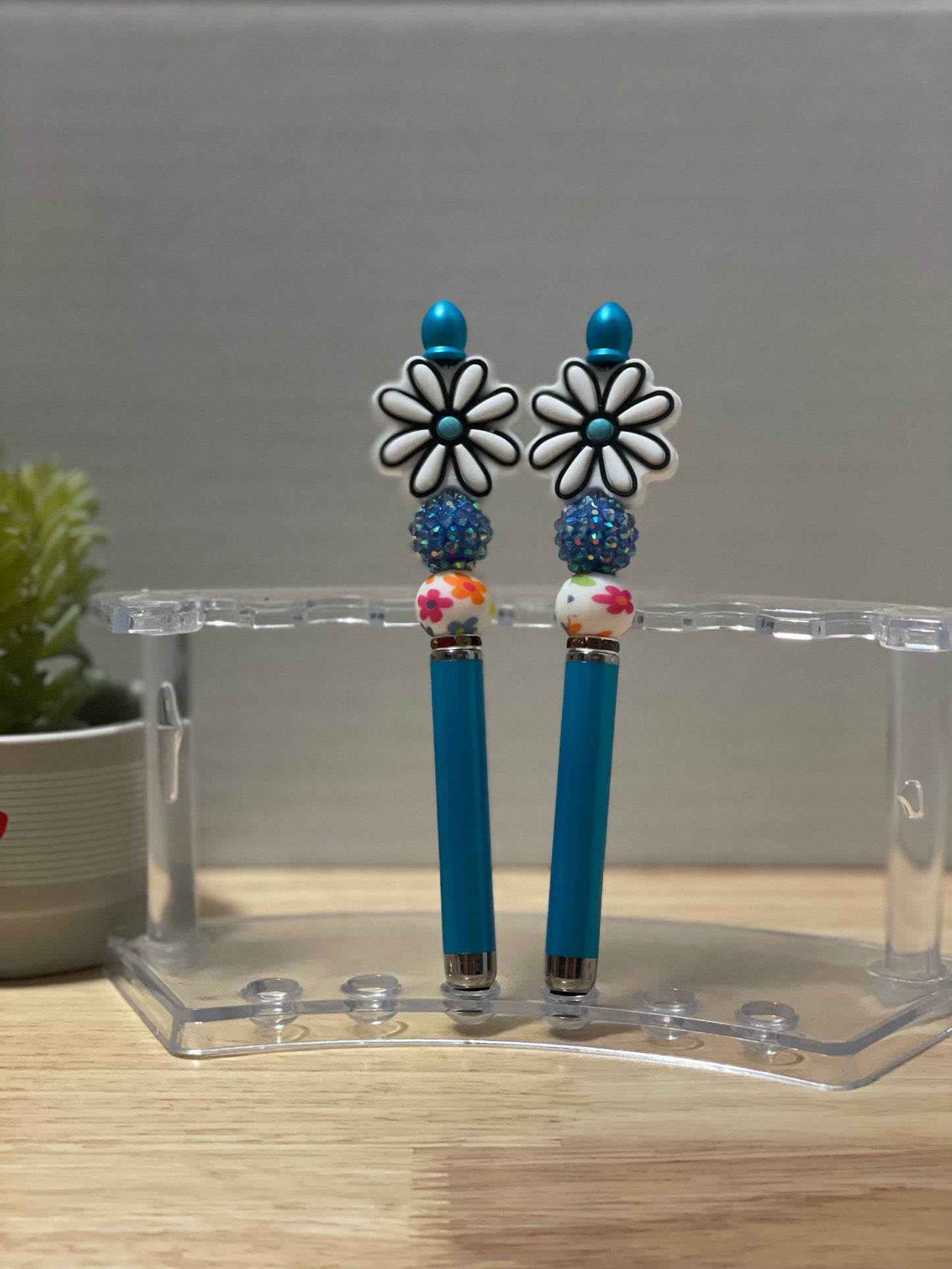 Beaded stylus pen